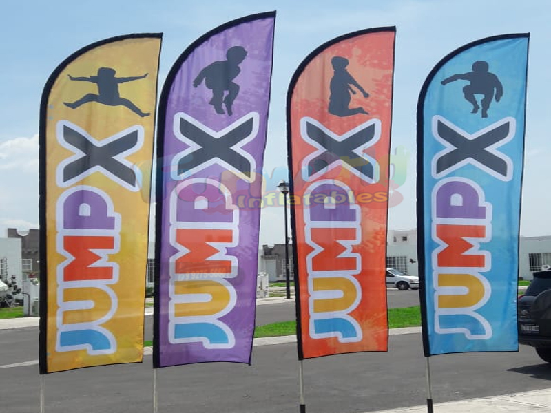 Sinais promocionais comerciais ao ar livre, bandeira de praia de penas e suportes de banner