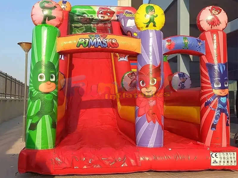 Groothandel commerciële feestjumpers springkasteel opblaasbare PJ-maskerglijbaan voor kinderen