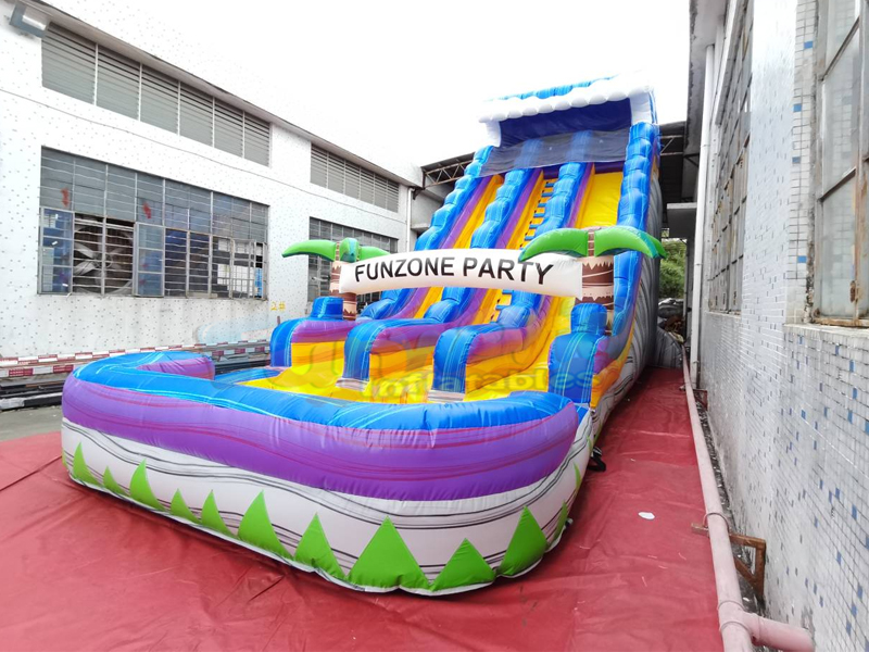 Kinderspringhuis met twee rijstroken en commerciële opblaasbare funzone party-waterglijbaan