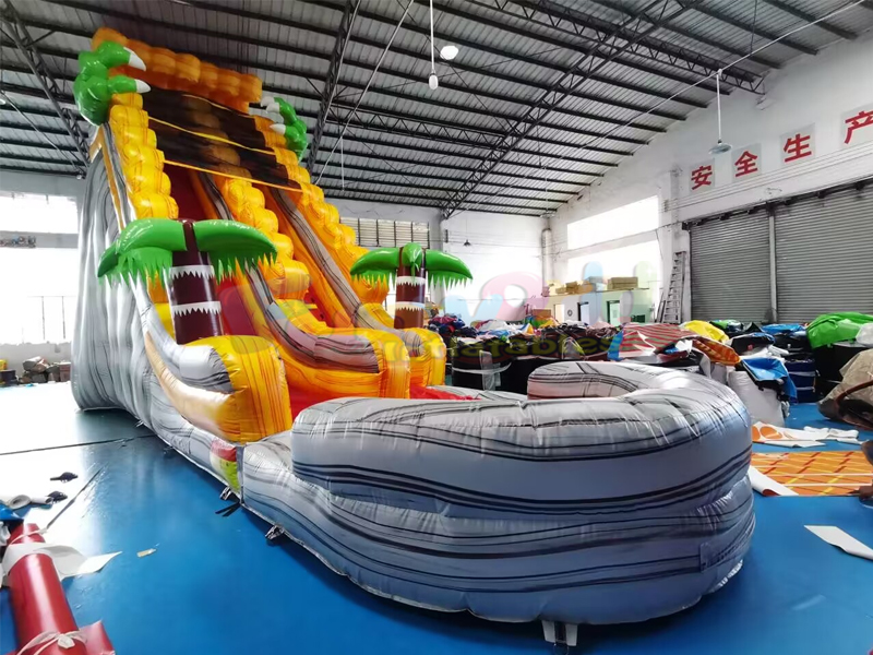 Scivolo d'acqua giurassico gonfiabile commerciale per bambini che salta nella casa di rimbalzo per