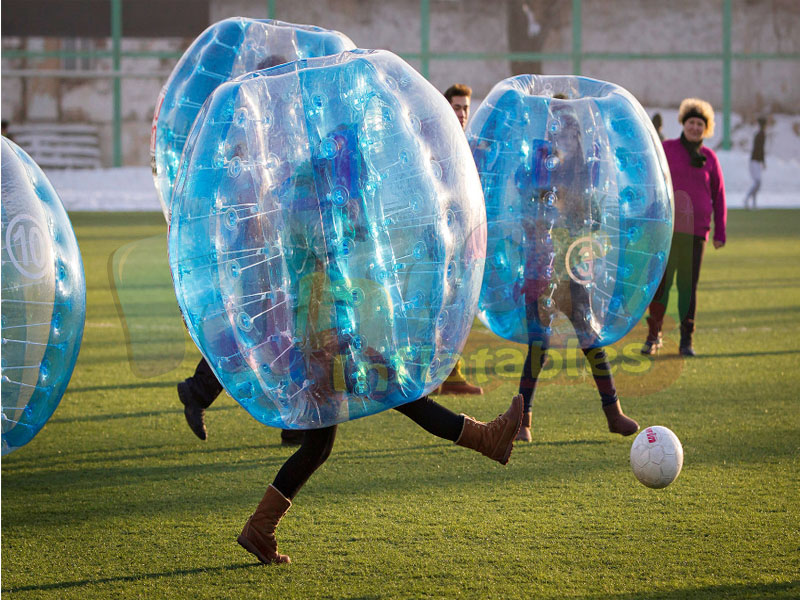 Balompié barato al aire libre del zorb juegos inflables grandes del fútbol del zorb del cuerpo de la